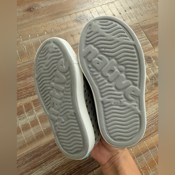 Native Shoes - Picture 4 of 5